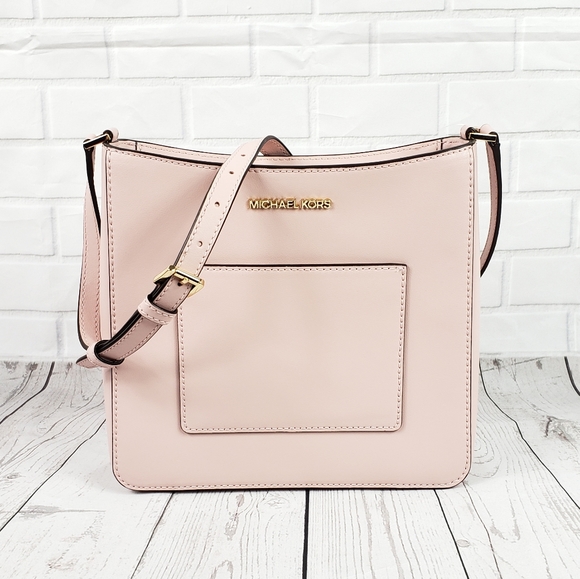 Michael Kors Handbags - Michael Kors Gloria MD Crossbody Pink